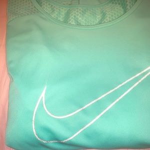 DRI-FIT Nike Pro long-sleeve